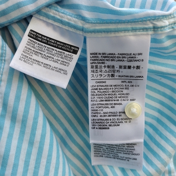 Levi's - Oversized Fit Striped Button Down Shirt - Picture 13 of 16